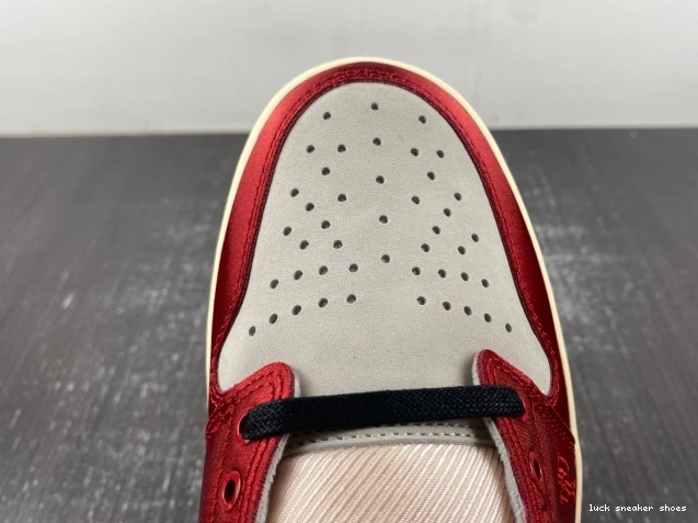 Reps LUCY Room Away Trophy Jordan 1 x OG Low Air FN0432-100 0702